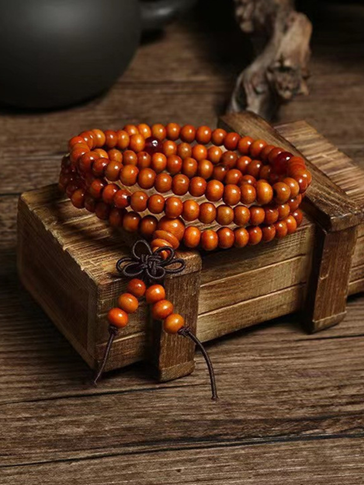 Retro Statement Piece for Every Day – Great Value
