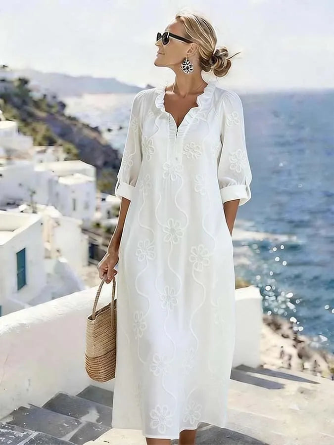 Chic Dress in lace, Affordable Luxury