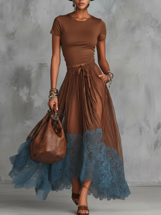 Chic Skirt in lace, Unbeatable Price
