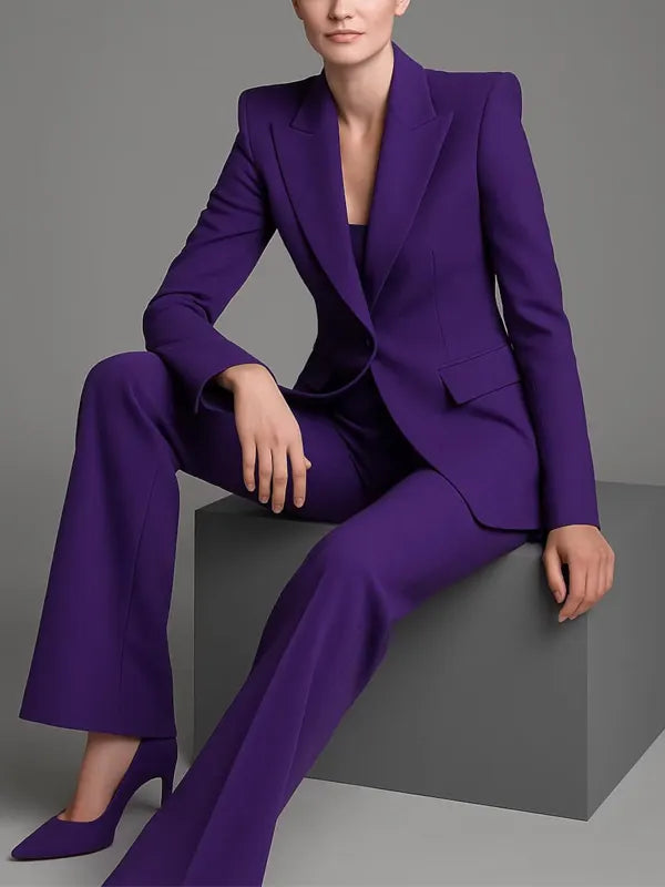 Chic Suit in soft, Smart Price