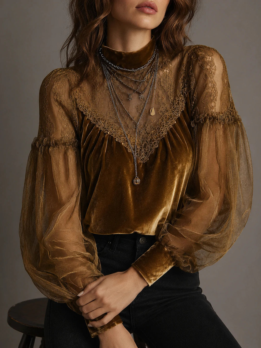 Retro Blouse in velvet, Affordable Luxury