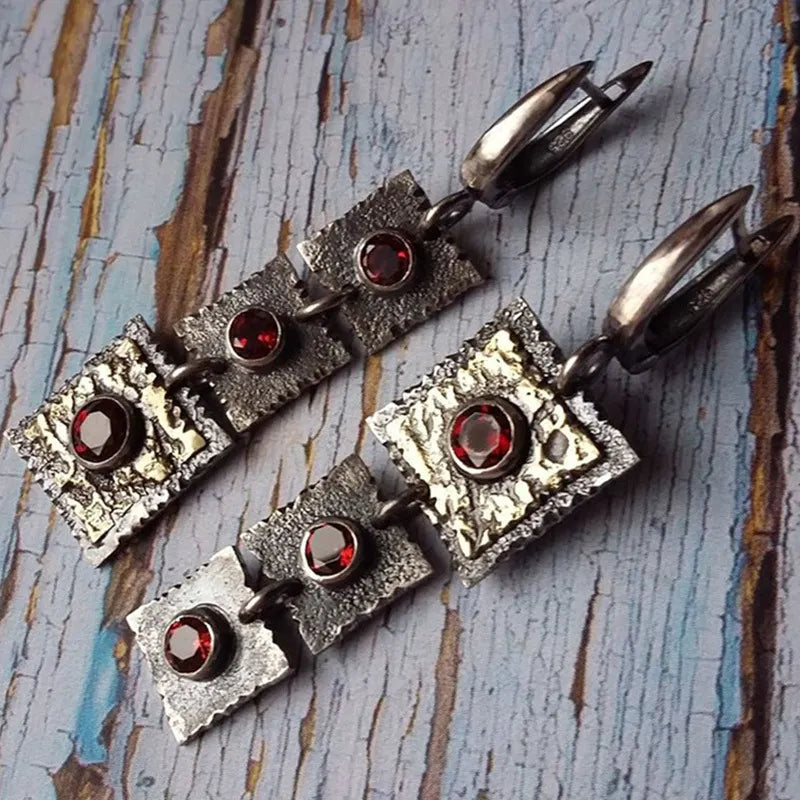 Vintage crystal stone inlaid earrings