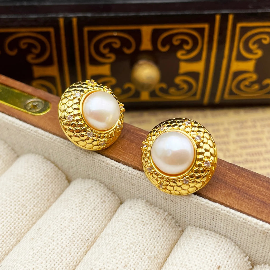 Round scaly freshwater pearl earrings