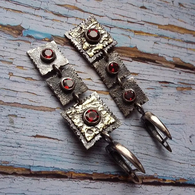 Vintage crystal stone inlaid earrings
