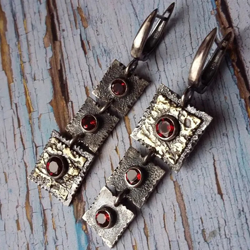 Vintage crystal stone inlaid earrings