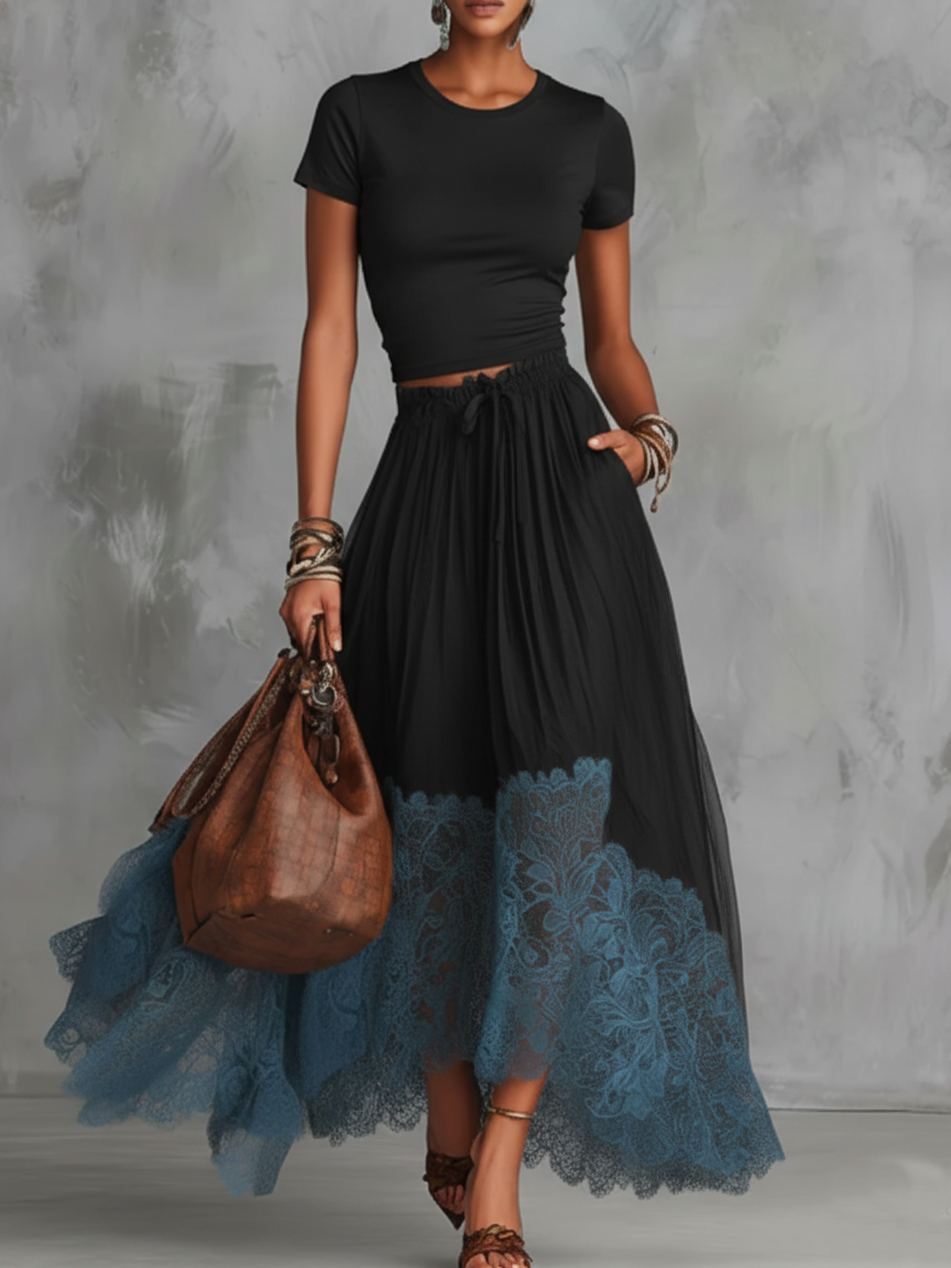 Chic Skirt in lace, Unbeatable Price