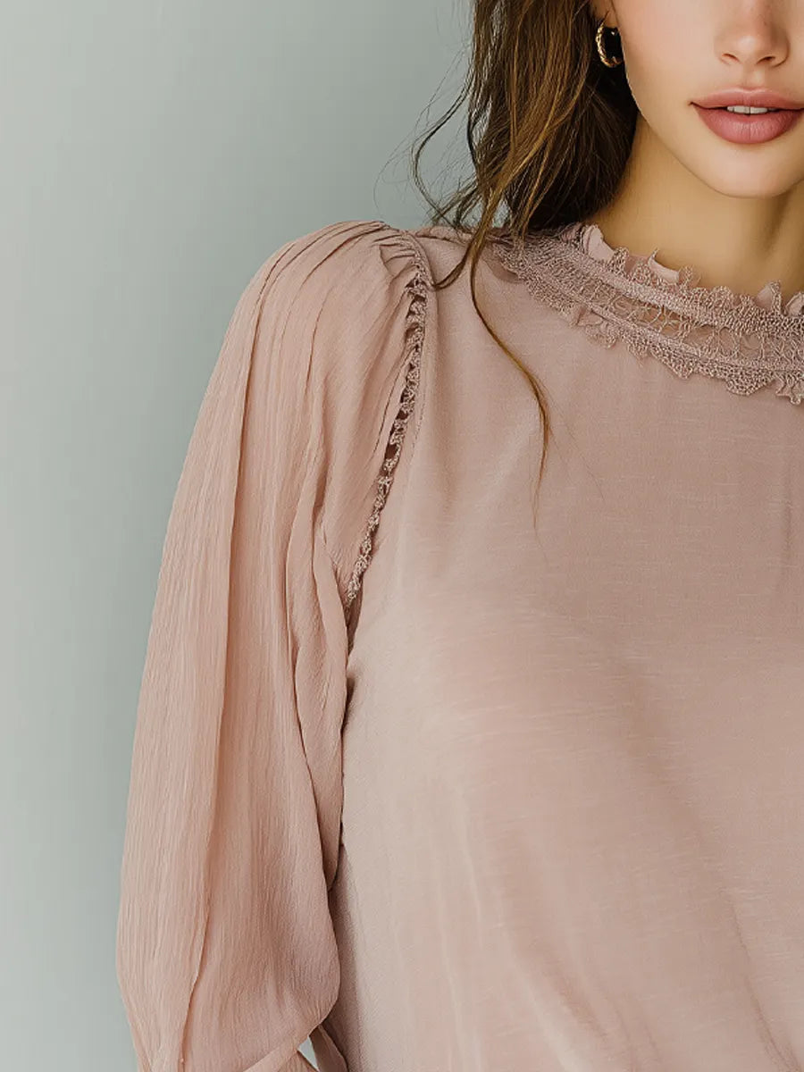 Blouse That Flatters – Retro & lace